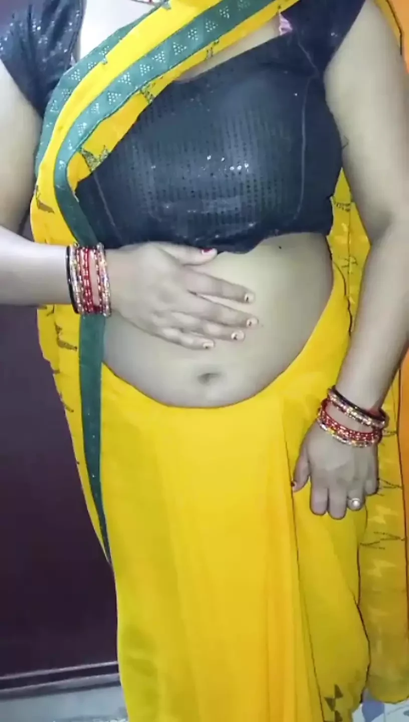 Very hot girl showing her cute pussy.