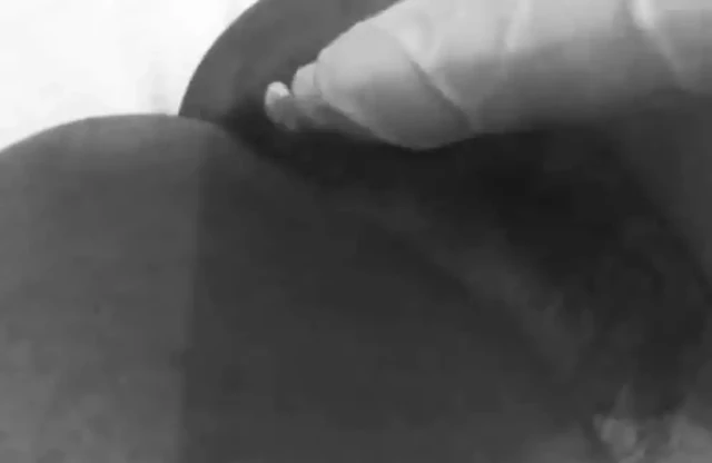 indian virgin girl play with her pussy
