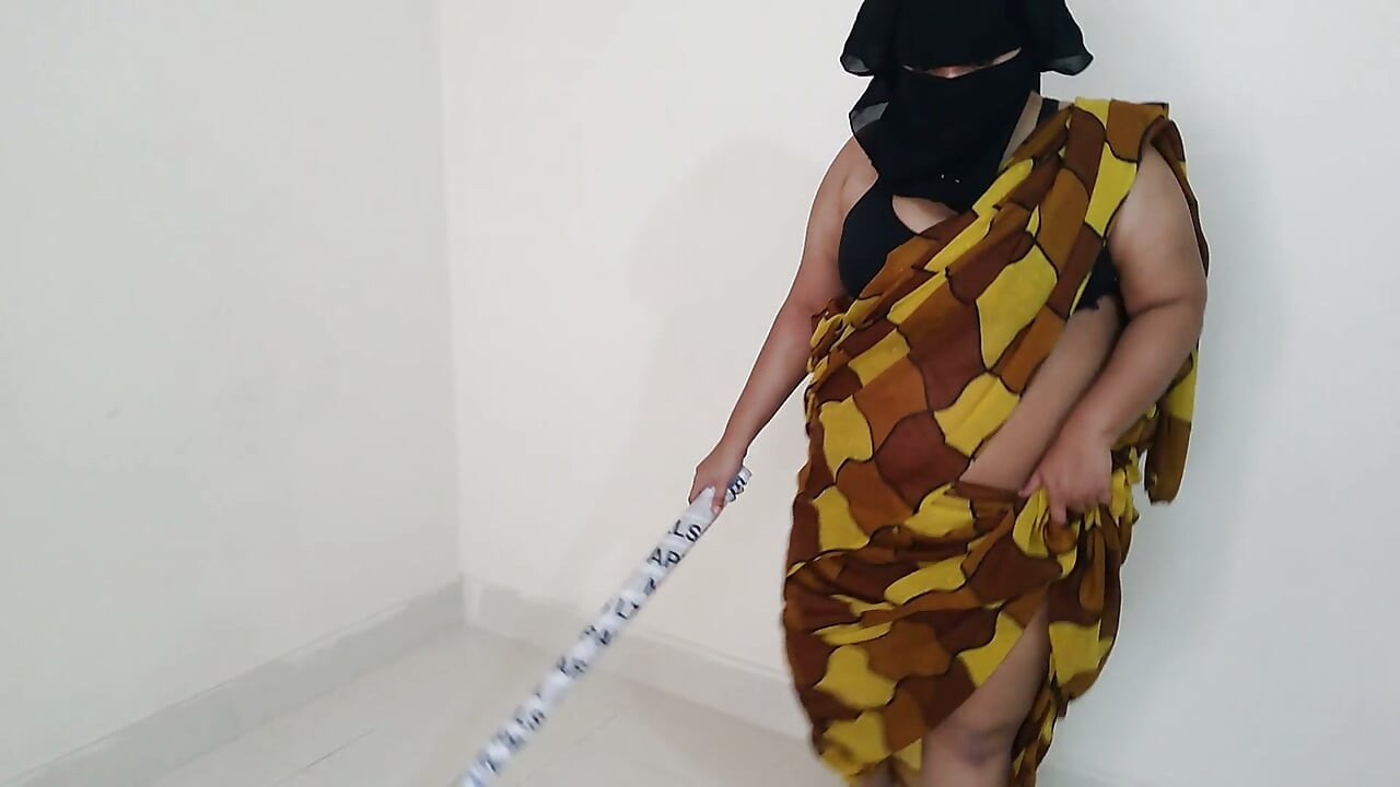 Pakistani Stepmom Fucked While Sweeping the House