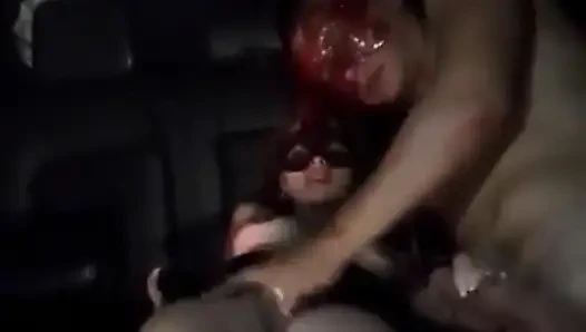 Kız arkadaşımın en iyi arkadaşının amını yiyorum