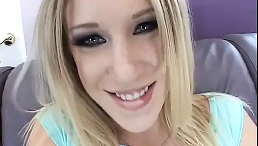 Жесткий групповой секс с тремя большими членами для молодой блондинки с камшотом в рот