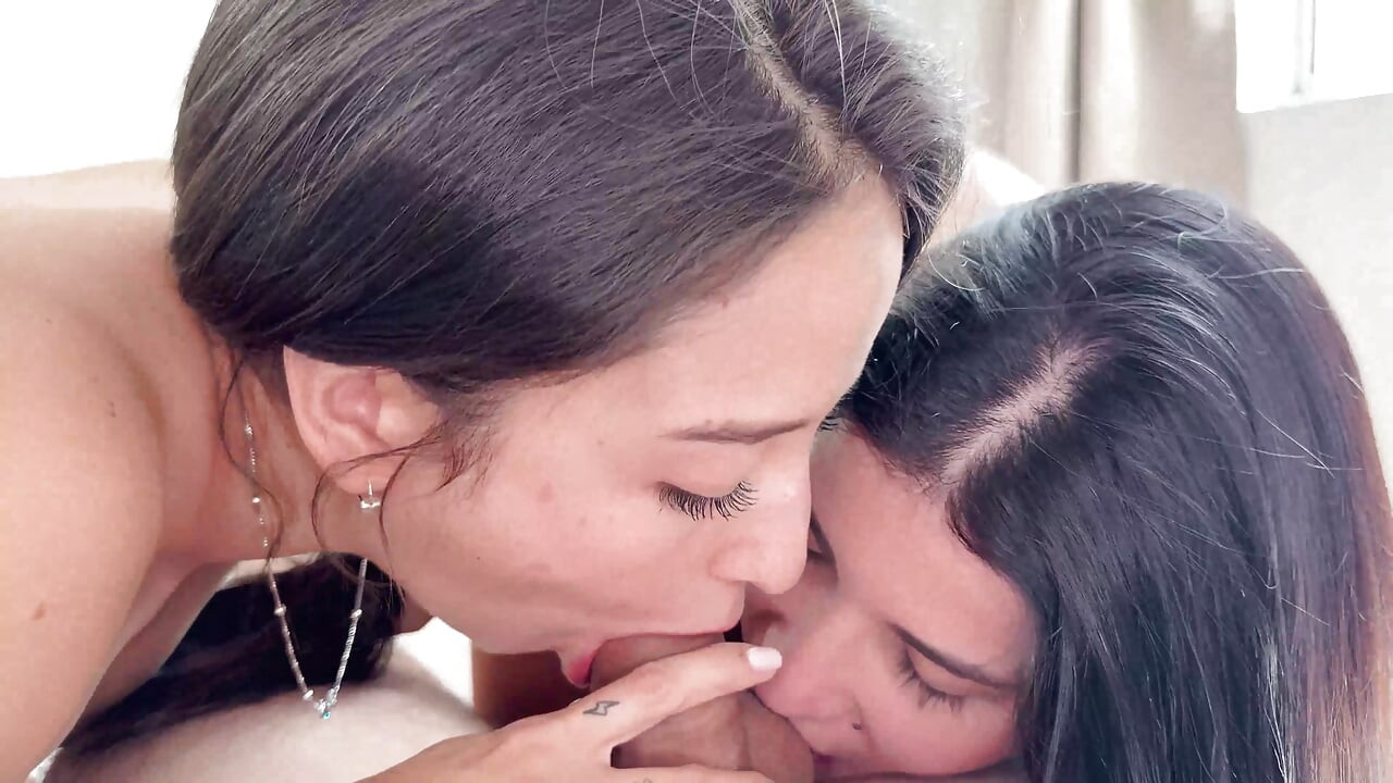 Colombian Stepmother and Stepdaughter Share a Dick for the First Time in a Family Threesome! Victoria Leon & Kitty Danie