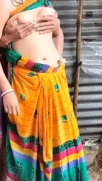 Detik menawan dari "Desi Indian Village berkongkek di luar"