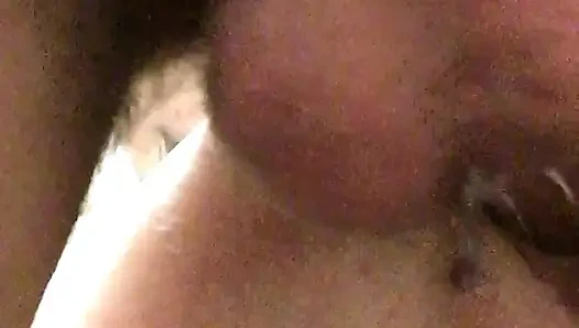 Muschi fühlt sich so gut nass an