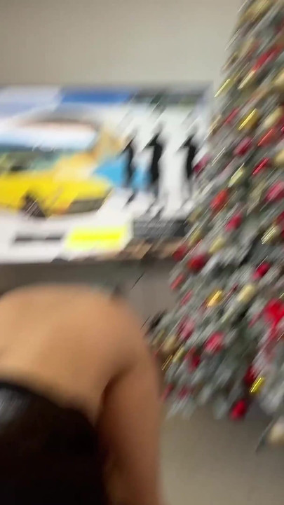 I Went so Deep Into a 19-year-old Korean Girl That I Felt Her Uterus with My Tongue