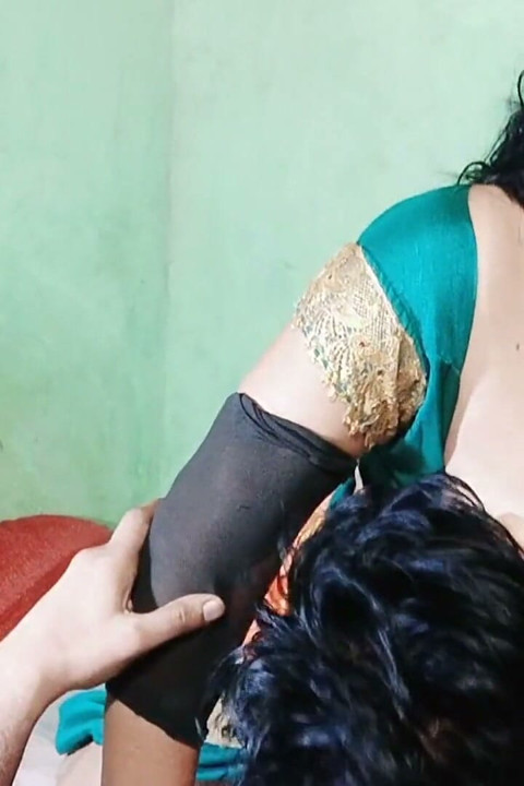 Desi Sexy Enjoying Sex with Young Boy Hindi Makes Sex