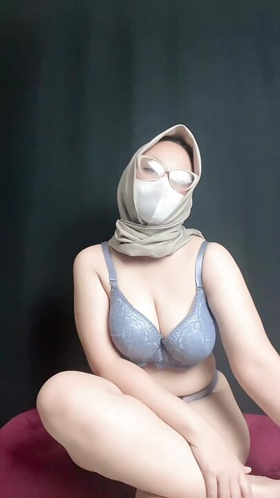 Indonesian hot bikini