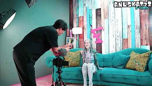 Alt tattoo porno yıldızı röportajdan sonra sikiliyor ve dölleniyor