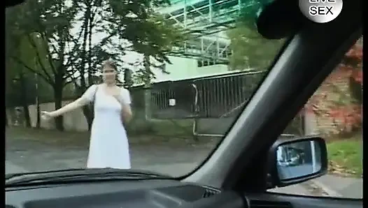 Грудастая брюнетка мастурбирует перед дрочкой и раком