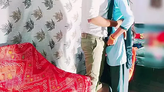 Écolière indienne, MMS réel, vidéo divulguée virale, une jeune fille couche avec son camarade de classe après l’école