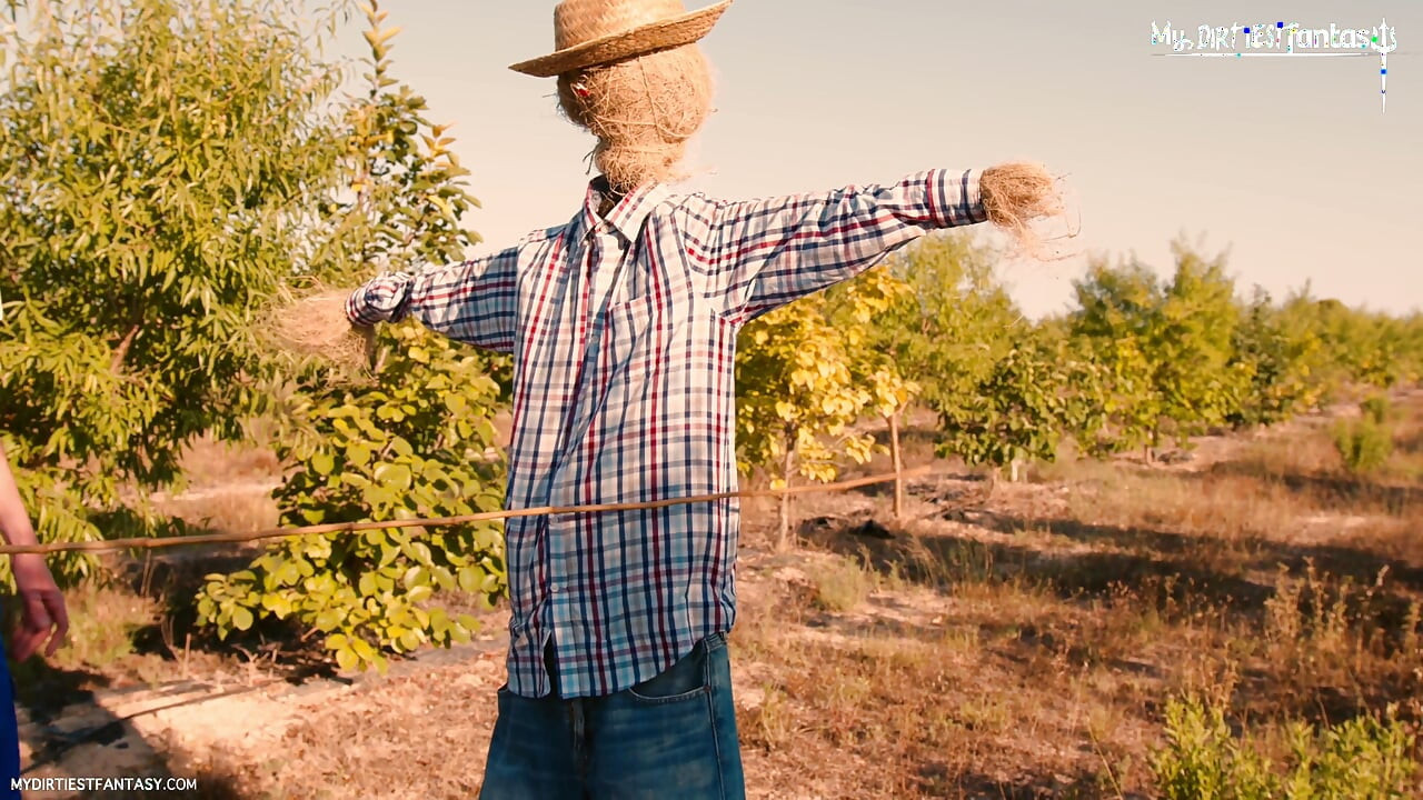เย็ดกับ Scarecrow: แฟนตาซีต้องห้ามของชาวนาวัยใส
