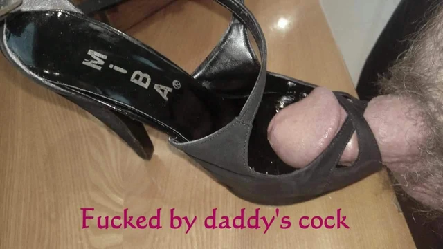 Daugh's Sued Sandals fucked & cummed under water.