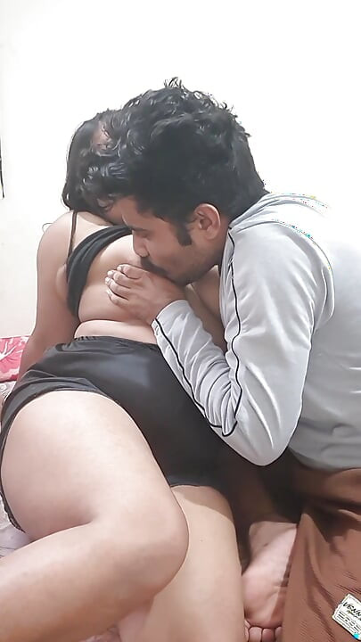 Mand Kone Deshi Sexy' Vedio på assamesisk