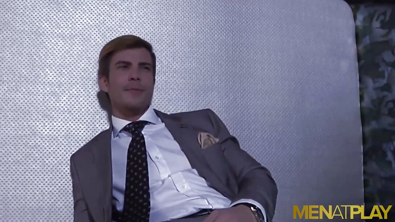 MENATPLAY - Latino Hunk Dario Beck anal fucked by Maikel Cash