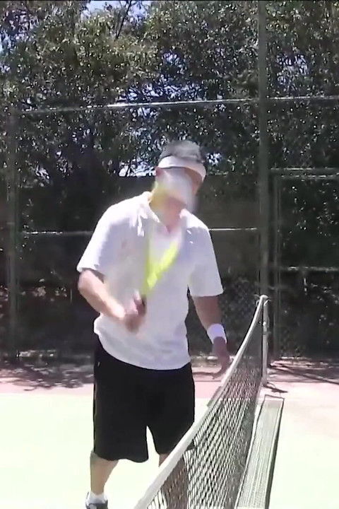 BFFS - Jurulatih Tenis Miang Angkat Skirt Mini Pelajarnya Dan Mengongkek Pepek Basah Mereka Di Padang