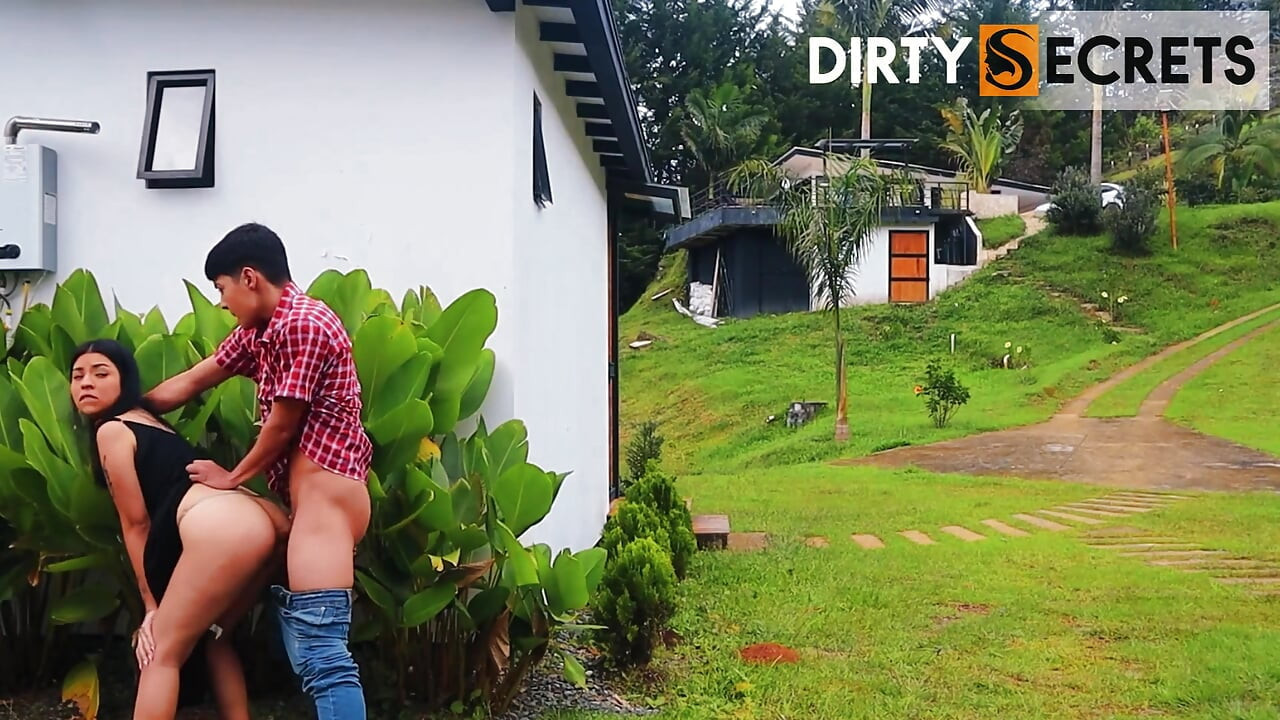 I FUCK MY GIRLFRIEND'S ASS OUTDOORS UNTIL I CUM ON HER FACE.
