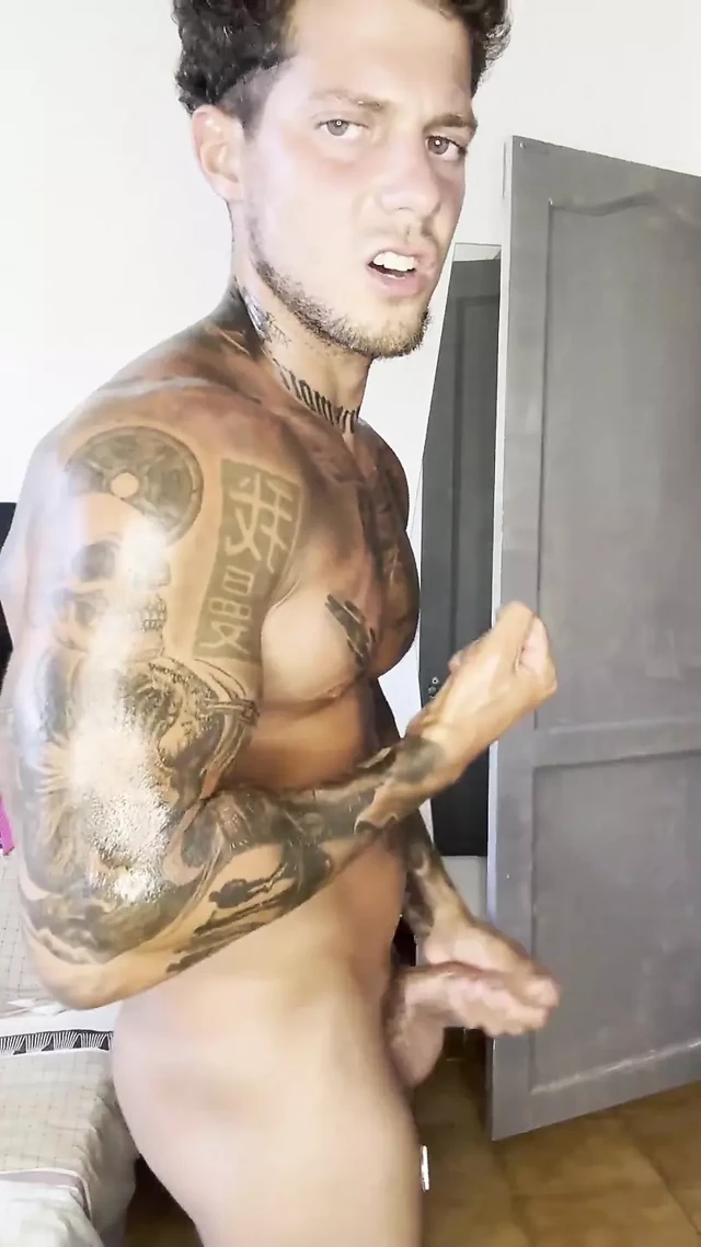 Big Cock Hunk Muscular!!