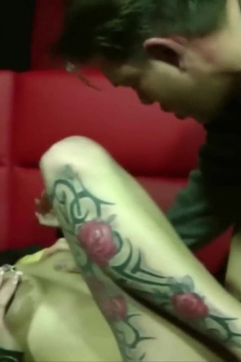 Awek Perancis ini dapat pancutan mani yang besar di pawagam