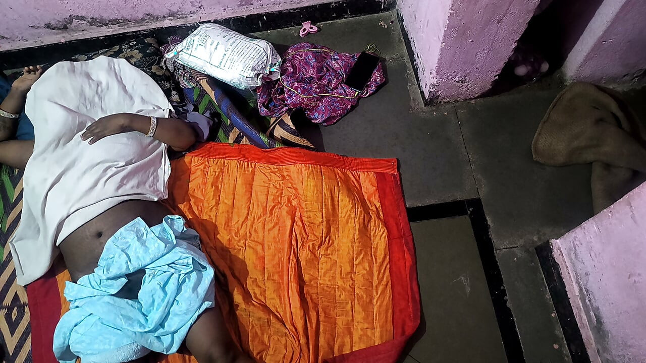 Baap ne sauteli beti ko jabbardasti chod diya
