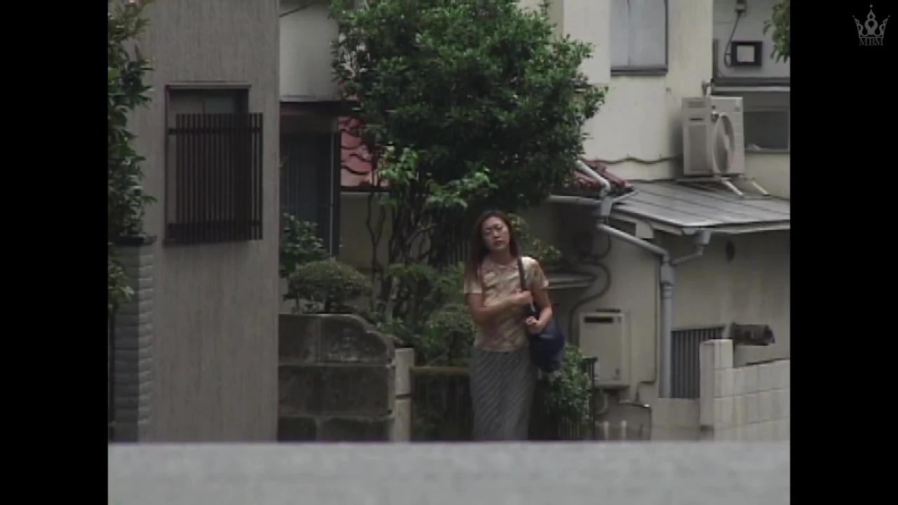 P012G03 A shameful everyday life where a nasty family government unfolds in a millionaire's house!