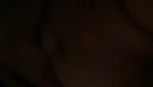 Bu güzel klitorisin ovuşturup öpülüyor