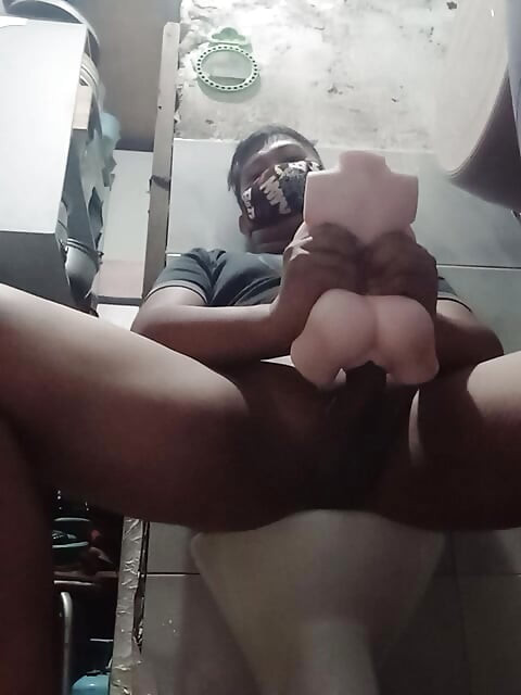 Bebeğimle boşalıyorum