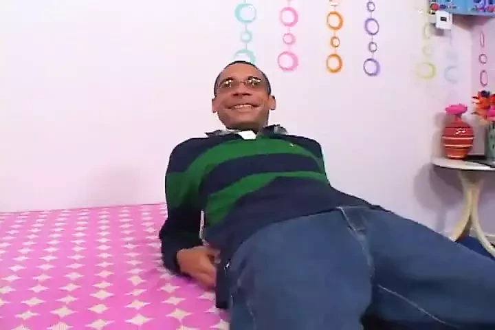 Jaylynn Sinz Tries To Fit 12 Inches Of Cock In Her Tight Pussy feat. Jaylynn Sinz,Ramon - Perv Milfs n Teens
