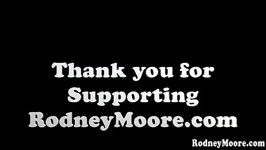 Güzel süper kıllı dom ve itaatkar amcığını ve çukurlarını yalıyor