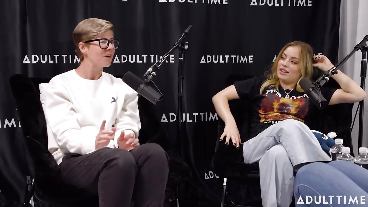 Gizelle Blanco & Anna Claire Clouds Pheromones, Scissoring, & the Bush | the Adult Time Podcast