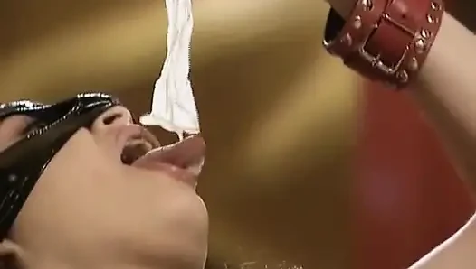 Bu fetişi seven Alman sürtüklerle nazik bir seans