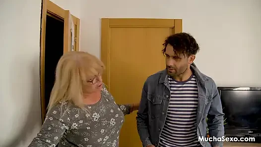 Muchasexo'da kalın olgun İspanyol mamacita tarafından duşta yakalandı