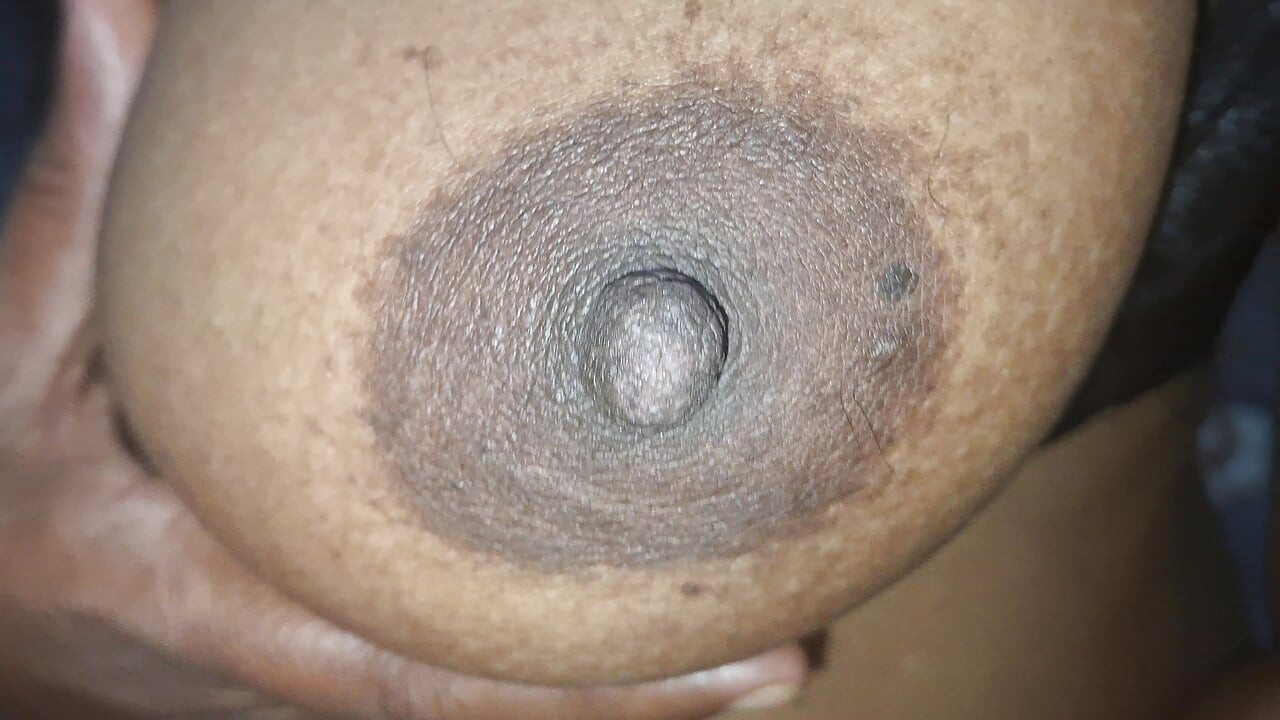 Büyük doğal memeli azgın üvey orta yaşlı seksi kadın