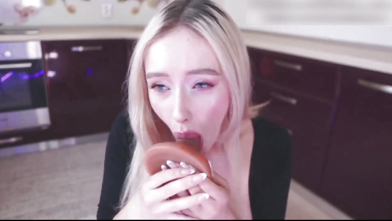 Fuck This Horny Girl in Pussy and Cum Deep in Her Throat