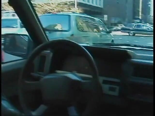 Şehir trafiğinde onu arabada küçük düşüren sapık ile banliyö kızıl saçlı araba sikişiyor