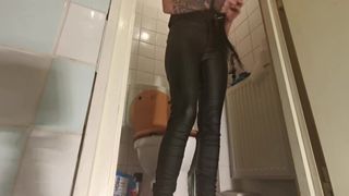 Pissing while playing on my telephone pt2