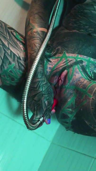 ช่วยตัวเองวัยรุ่นเดี่ยวทดสอบของเล่นไม้กายสิทธิ์อาบน้ําใหม่ของฉัน | คลิป 1