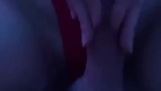 işten eve döner dönmez, penisimle ilgilenmesini istiyorum