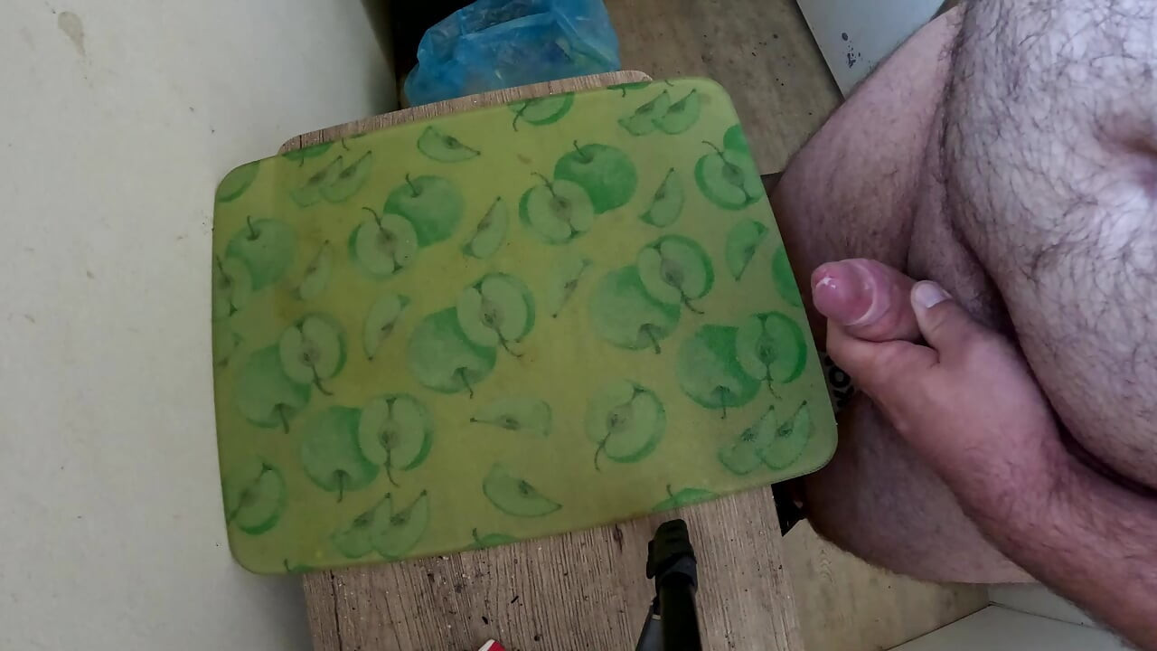 厨房里的淫荡射精