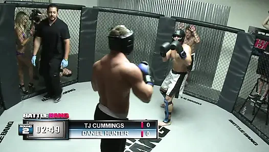 Blondine mit dickem arsch fickt gerne ihre box mit arsch und muschi