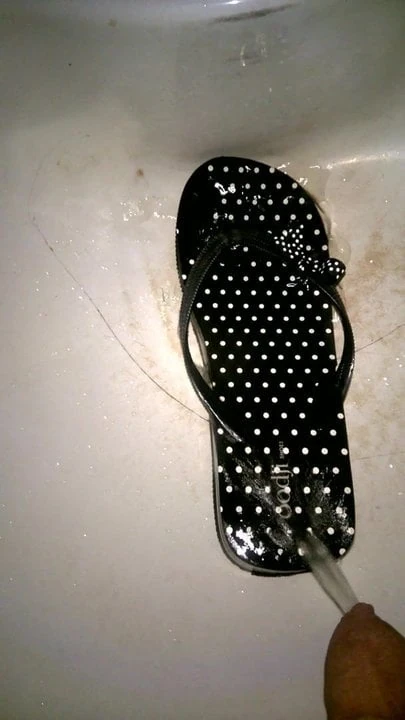 write. on the flip-flops sister