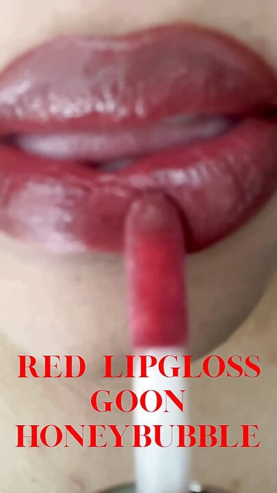 Kırmızı lipglos dudak fetişi uygulama, gooning, kadın egemenliği, findom