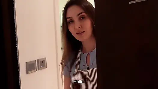 Yeni orta yaşlı seksi üvey anne denizde bir yıl sonra denizci üvey oğlunu baştan çıkarıyor.