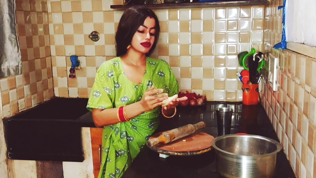 Hot Indian bhabhi in nighty fucked by devar in kitchen