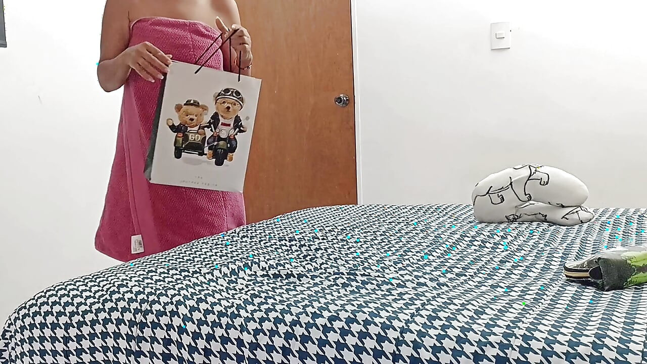 I filmed my stepsister masturbating in her room. Spanish porn.