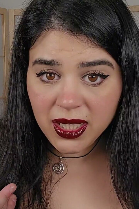 Cô vợ Latinh biến bạn thành người bạn thân nhất cuck sissy của cô ấy