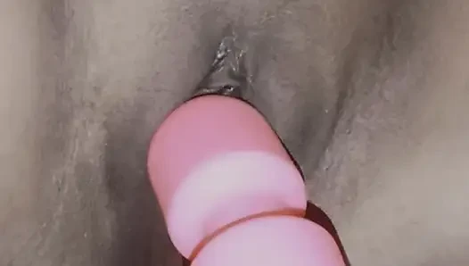 Baal saf karte huye bhabhi ji apni jhahate banate hai