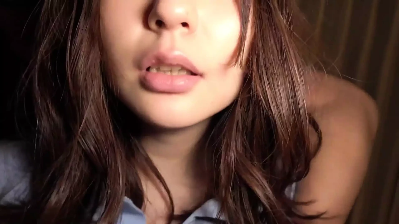 美丽的牙科卫生员用真空吸盘挤出她的精子！第2部分