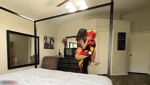 Ironman Von Der Comic Con Mit Nach Hause Gebracht Und Nahm Seinen Schwanz, Bis Er Meinen Arsch Mit Sperma Bedeckte