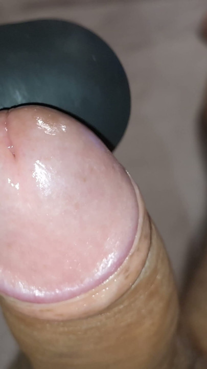 Yarağın kendisi boşalıyor, sperm uçuyor, yarak seğiriyor, vızıltı güçlü! | Klip 2