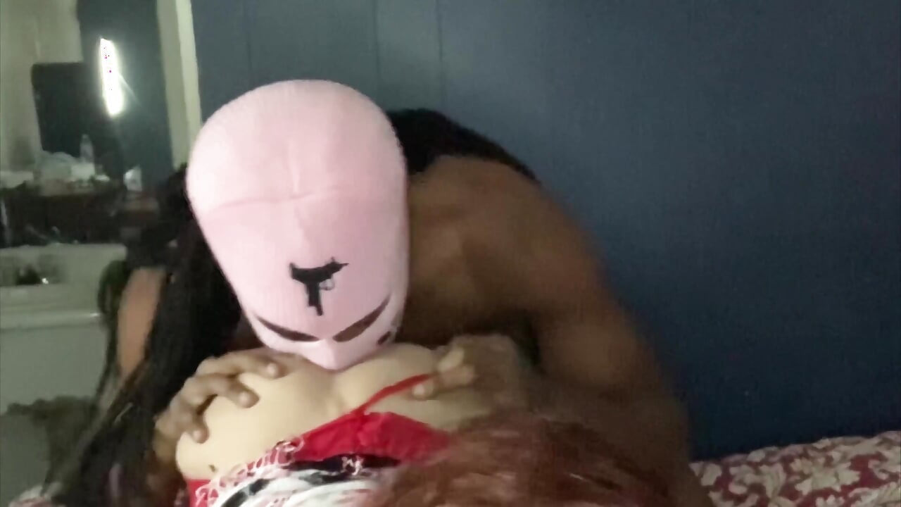 Dijilat dan dientot sama kontol besar pria kulit hitam
